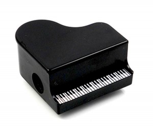 TEMPERAMATITE SINGLE BLACK PIANO