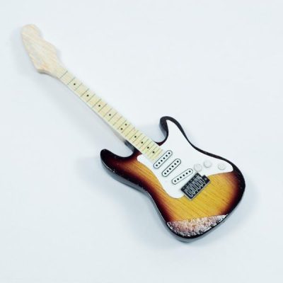 MAGNETE PER FRIGO IN LEGNO A FORMA DI CHITARRA -J. HENDRIX