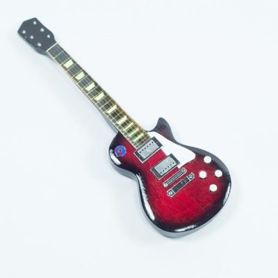 MAGNETE PER FRIGO IN LEGNO A FORMA DI CHITARRA -GUNS N ROSES - SLASH